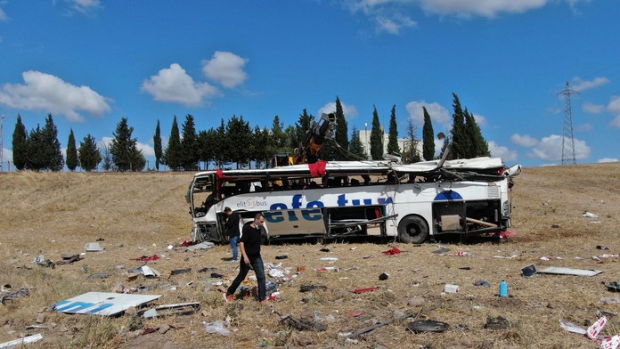Vyšetrovatelia na mieste nešťastia.