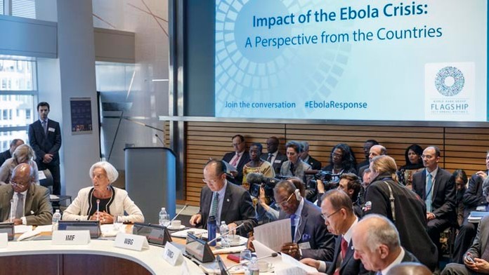 Šéfovia OSN, Medzinárodného menového fondu a Svetovej banky diskutujú o šíriacej sa epidémii eboly.