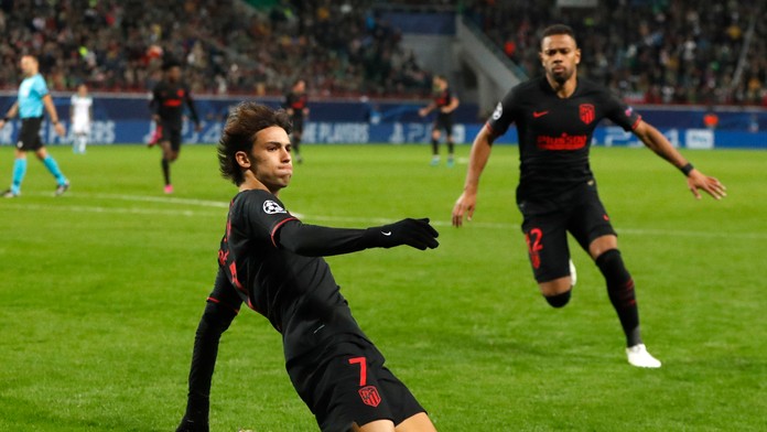 Serge Gnabry z Bayernu oslavuje gól v dueli LM na pôde Tottenhamu.