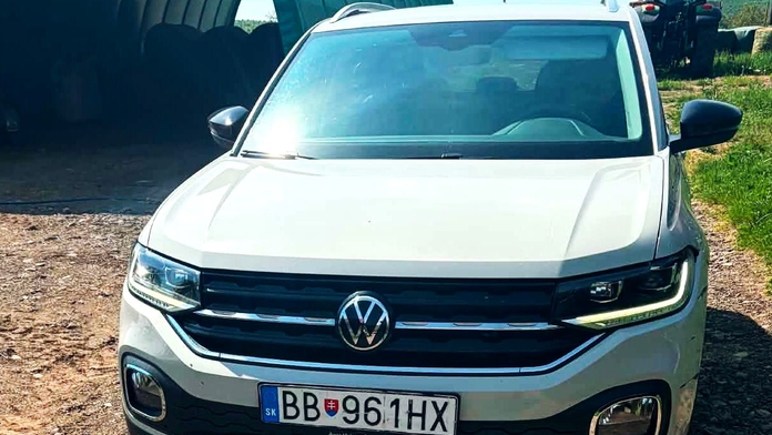Polícia pátra po tomto aute.