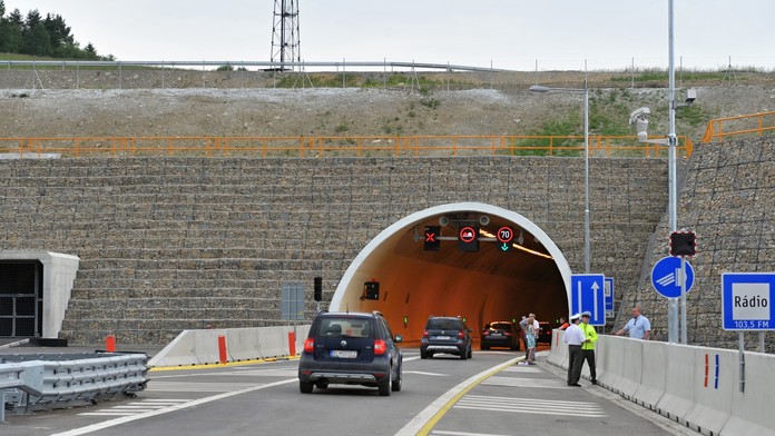 Na snímke tunel Svrčinovec počas otvorenia do prevádzky 15km úseku diaľnice D3 Svrčinovec - Skalité