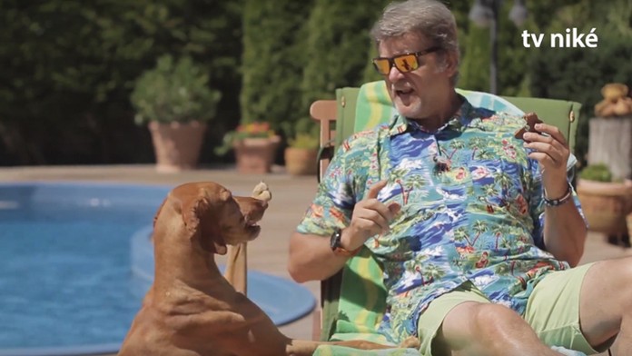 Lacov pes tipuje zápas Slovenska proti Švédsku.