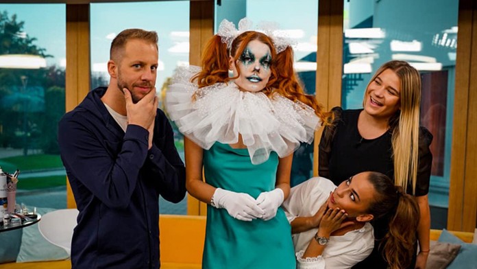 Hororové líčenie v štýle pekného klauna.