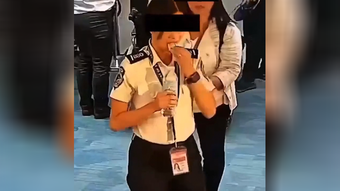 VIDEO: Členka ochranky letiska chcela skryť ukradnuté peniaze. Neuveríte, akú fintu skúsila