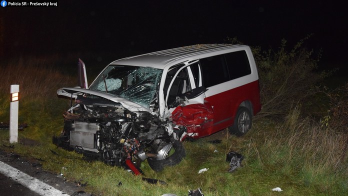 Nehoda v okrese Vranov nad Topľou: Pri zrážke dvoch áut utrpeli zranenia tri deti
