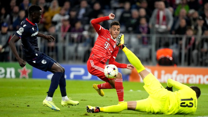 Slovenský gólman zažil debut v červenom pekle. Bayern Plzni načapoval päťku a utvoril rekord