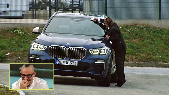 Alena Zsuzsová prichádza na výsluch NAKA.