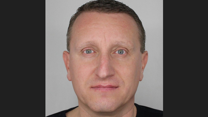 Na policajnej snímke Marian Výborný, po ktorom pátrala polícia, pretože je odsúdený za úkladnú vraždu expraiteľky.