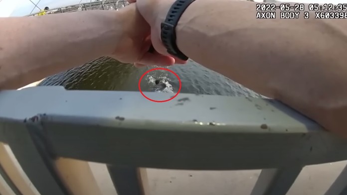 VIDEO: Ja tam za vami neskočím. Policajti odmietli pomôcť mužovi, ten sa utopil v jazere