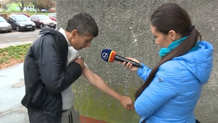 Reportérka Reflexu Kristína Kövešová s jednou z bratislavských narkomaniek.