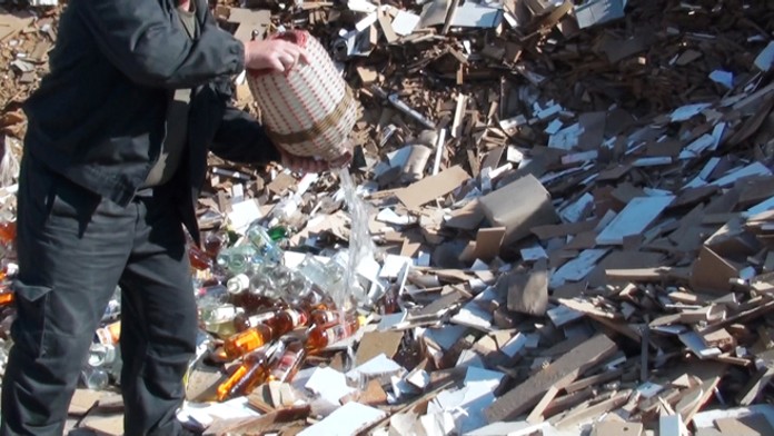  Likvidácia nelegálneho alkoholu vo Fiľakove. 