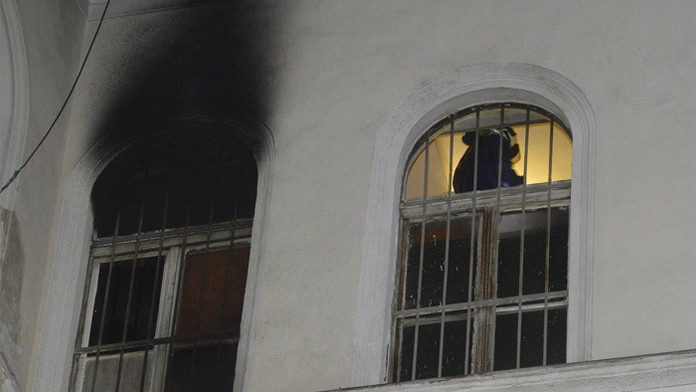 Oheň vznikol podľa predbežných zistení vo fajčiarskej miestnosti pre psychiatrických pacientov. 