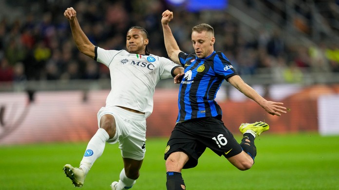 Neapol bodoval aj proti lídrovi tabuľky. AC Miláno a AS Rím nezaváhali