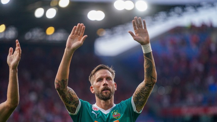 Muž, ktorý údajne napadol rakúskeho futbalistu a spôsobil mu vážne zranenia, je vo väzbe