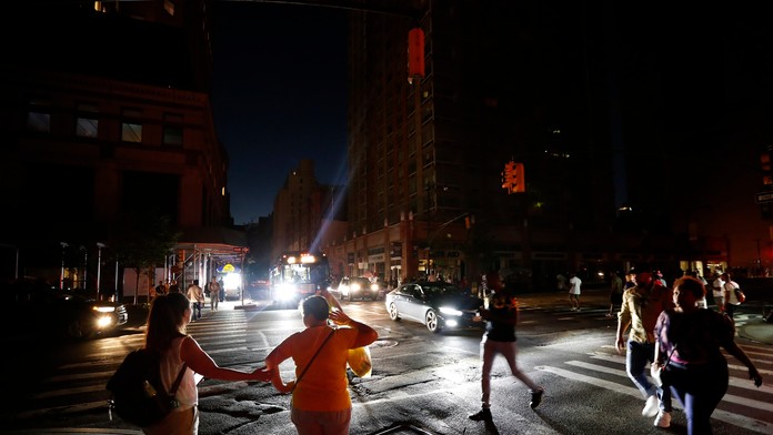 Tma úplne pohltila slávny Times Square.