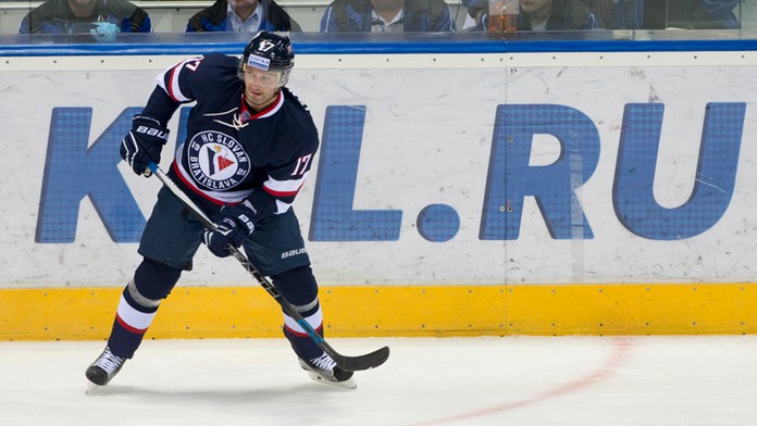 Obranca Ľubomír Višňovský v zápase KHL HC Slovan Bratislava - CSKA Moskva.