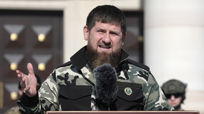 Kadyrov po neúspechoch kritizuje vedenie ruskej armády: Ak sa nepoučia, pôjdem im to vysvetliť