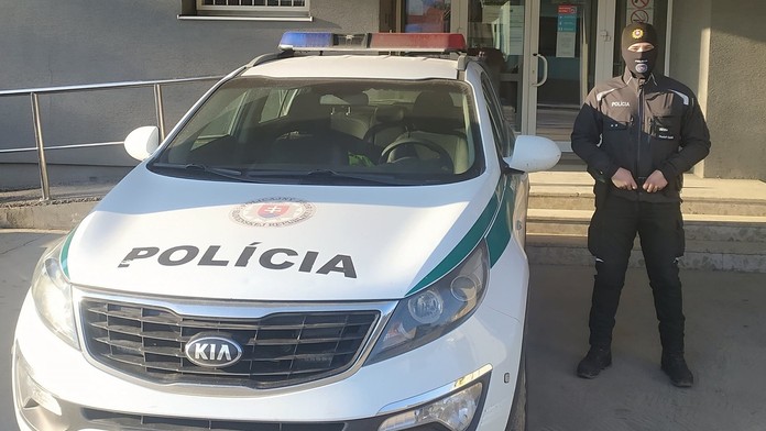 Policajt zachránil žene život