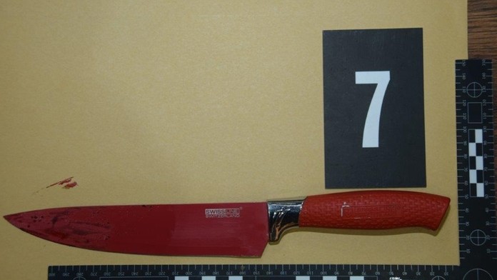 Nôž, ktorým žena údajne zabila svojho manžela.