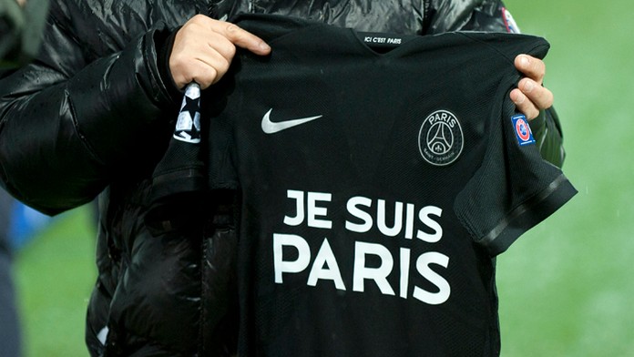 Nové tričko Paríž St. Germain ako spomienka na obete parížskych útokov.