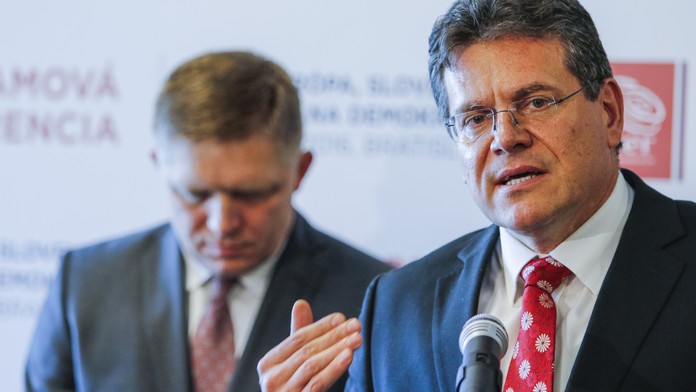 Robert Fico a Maroš Šefčovič. 