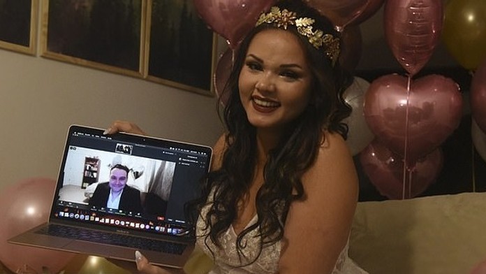 Prví manželia, ktorých zosobášili cez internet