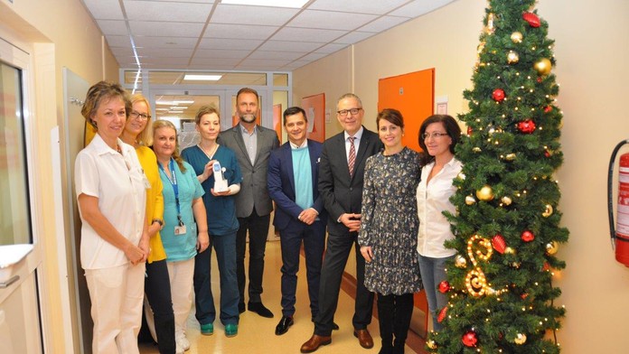 Pacient mal na hrudi vytetovanú životnú prosbu. 