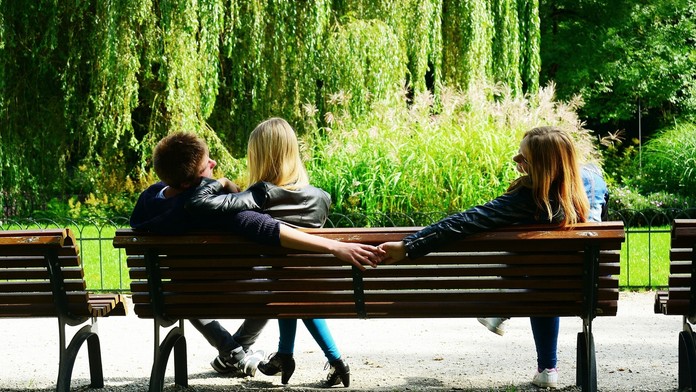 Súčasnosť - snúbenci Chris a Heather