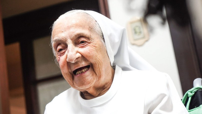 Mnohí pochybovali, že sa dožije dospelosti. Vo veku 116 rokov zomrela najstaršia osoba na svete