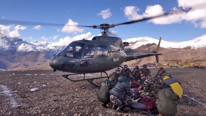 Nepal, lavina, Slovaci.