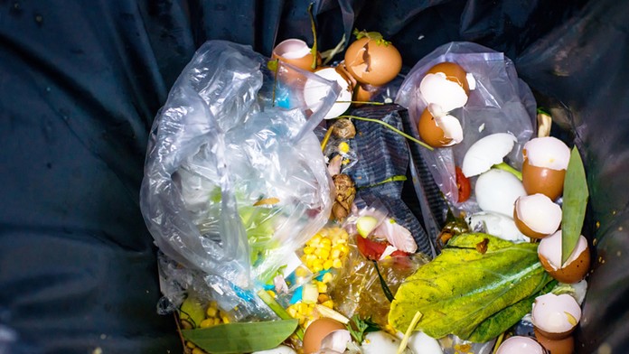 Niekto otrávil zvieratá na poli.