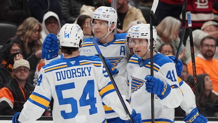 VIDEO: St. Louis si hladko poradilo s Anaheimom. Dalibor Dvorský prispel krásnou asistenciou