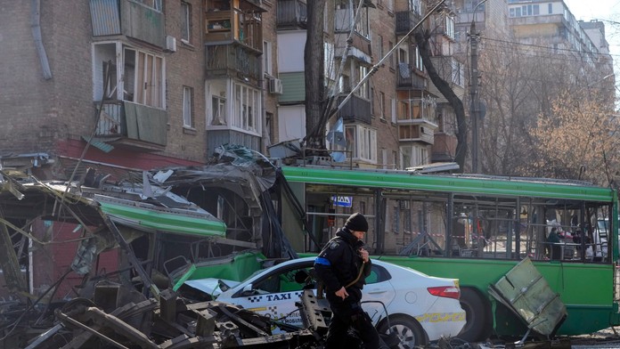 Rusko možno spácha chemický či biologický útok a obviní z neho Ukrajinu, uvádza Británia