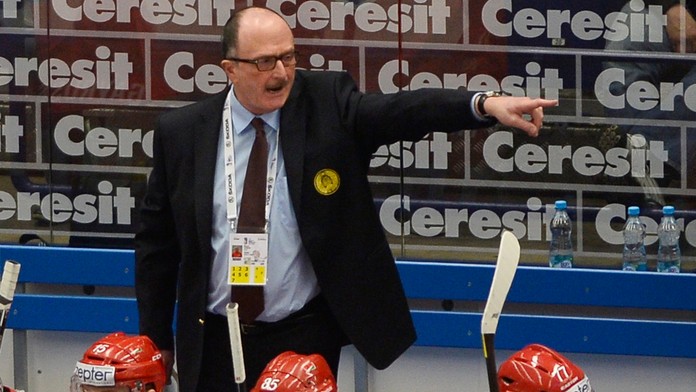 Dave Lewis na lavičke Bieloruska v roku 2015.