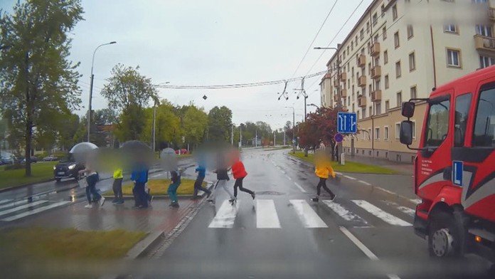 Patrik Antal - starosta obce Rakovo, ktorý pracuje aj ako výpravca.