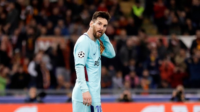 Lionel Messi  reaguje počas odvetného štvrťfinálového zápasu Ligy majstrov AS Rím - FC Barcelona.