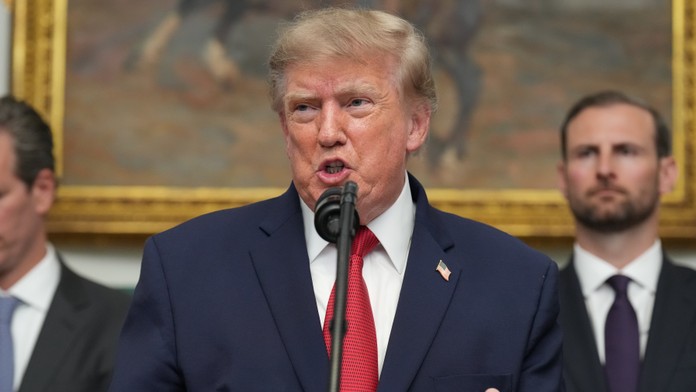 Trump oznámil najdrastickejšie ekonomické opatrenia vôbec. Vyhráža sa krajinám, ktoré pomáhajú Iránu