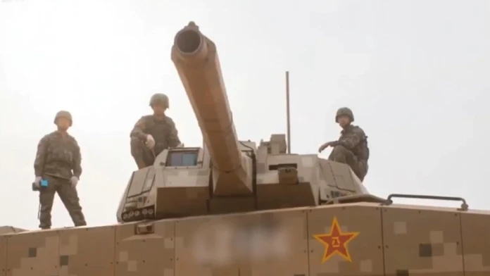 VIDEO: Preteky v zbrojení s USA naberajú na obrátkach. Čína prvýkrát ukázala v akcii svoj najmodernejší tank