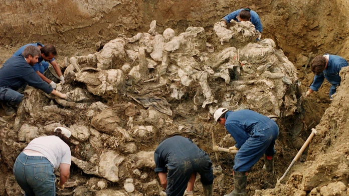 Masový hrob v Srebrenici- ilustračná snímka.