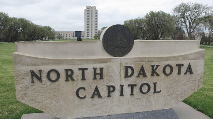 Guvernér Severnej Dakoty podpísal zákon zakazujúci takmer všetky interrupcie.