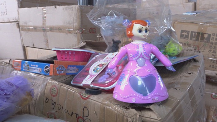 Zhorené auto, v ktorom zahynul pracovník obecného úradu v obci Zlaté.