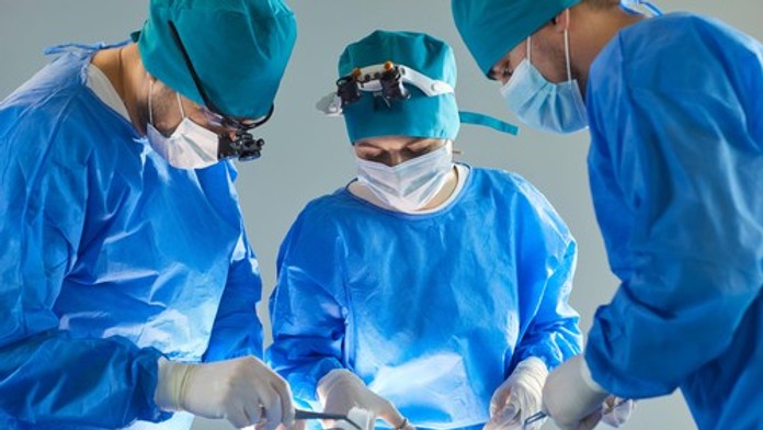 Rutinný zákrok sa zmenil na tragédiu. Štvorročné dievčatko zomrelo po operácii mandlí