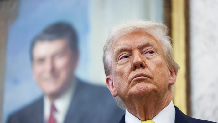 Trump zvýšil Kanade clá o desať percentuálnych bodov, trestá ju za reklamu s Reaganom