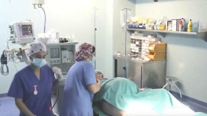 Matka (64) porodila dvojičky