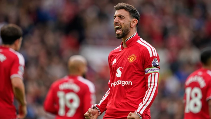 Najlepší hráč minulej sezóny je späť. Fernandes hetrikom zariadil obrat, prestrelka na Stamford Bridge