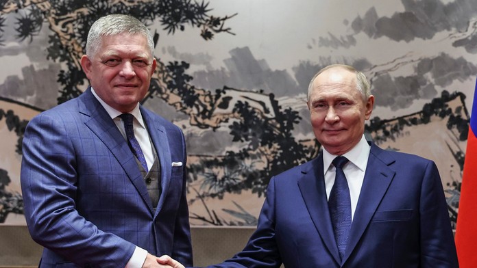 Exkluzívny prieskum: Čo si ľudia myslia o Ficových častých stretnutiach s Putinom