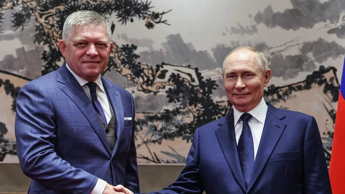Exkluzívny prieskum: Čo si ľudia myslia o Ficových častých stretnutiach s Putinom