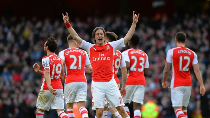 Tomáš Rosický z Arsenalu oslavuje gól do siete Evertonu (marec 2015).