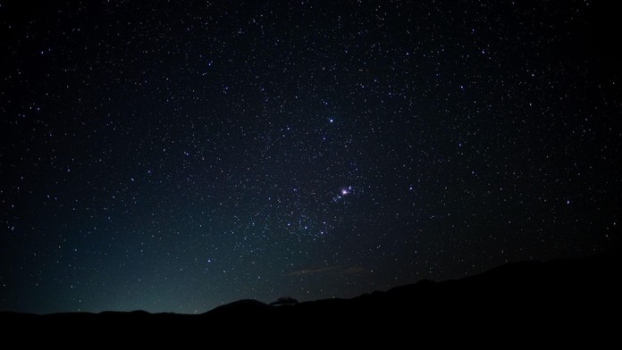 Nočná obloha (ilustračná snímka)