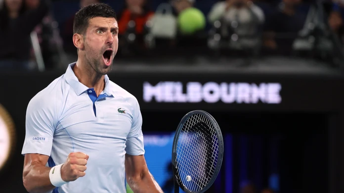 Australian Open: Novak Djokovič suverénnym spôsobom postúpil do štvrťfinále a vyrovnal rekord Federera